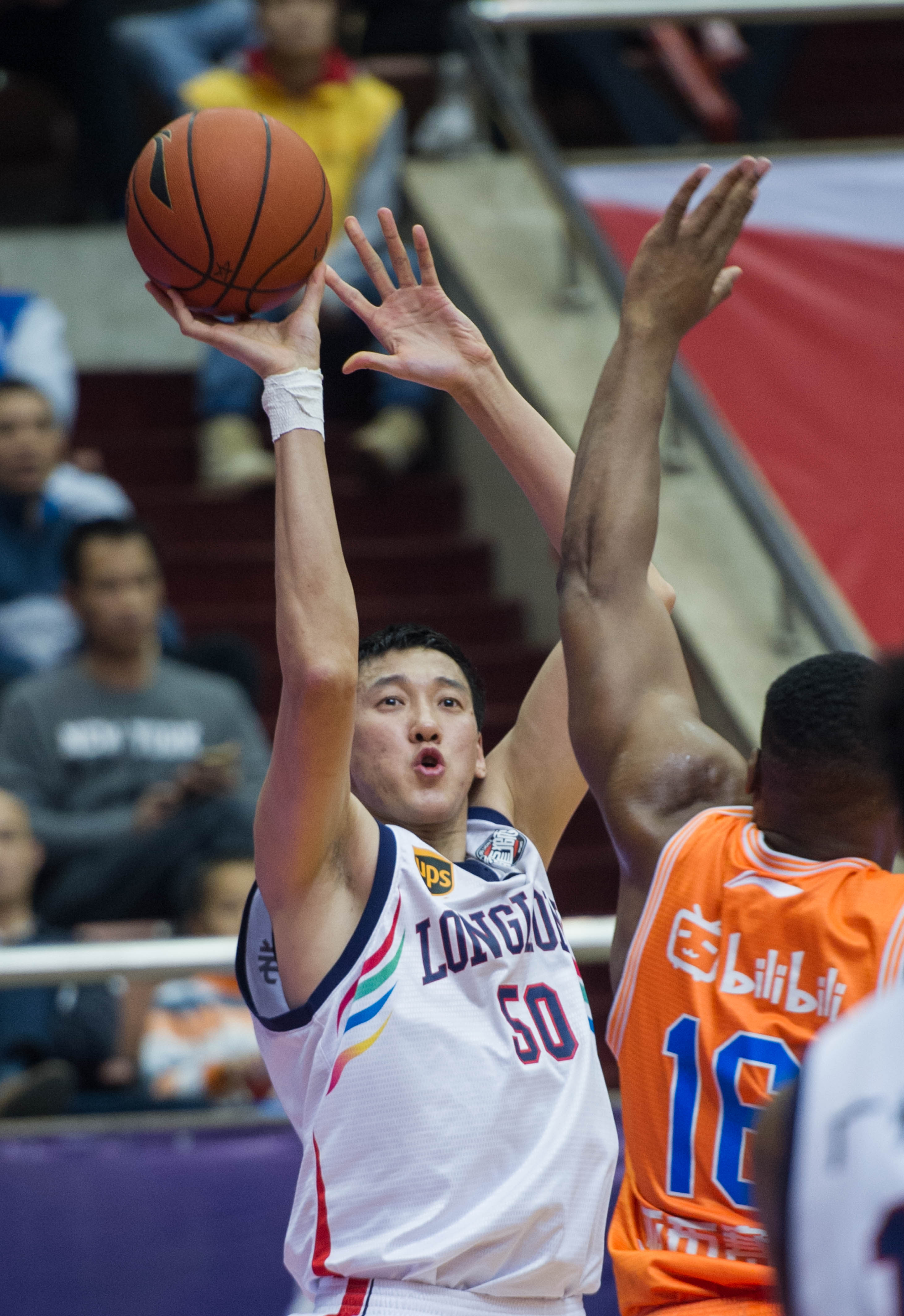 她对团队氛 她对团队氛