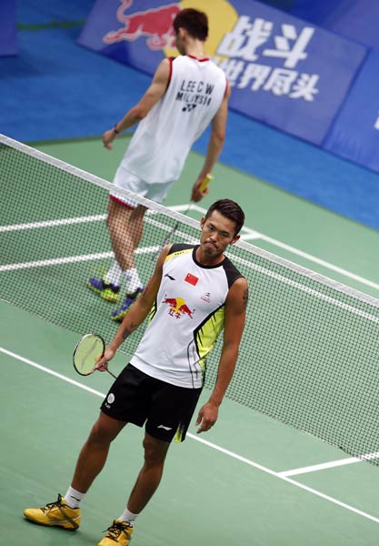 为胸托划船 为胸托划船